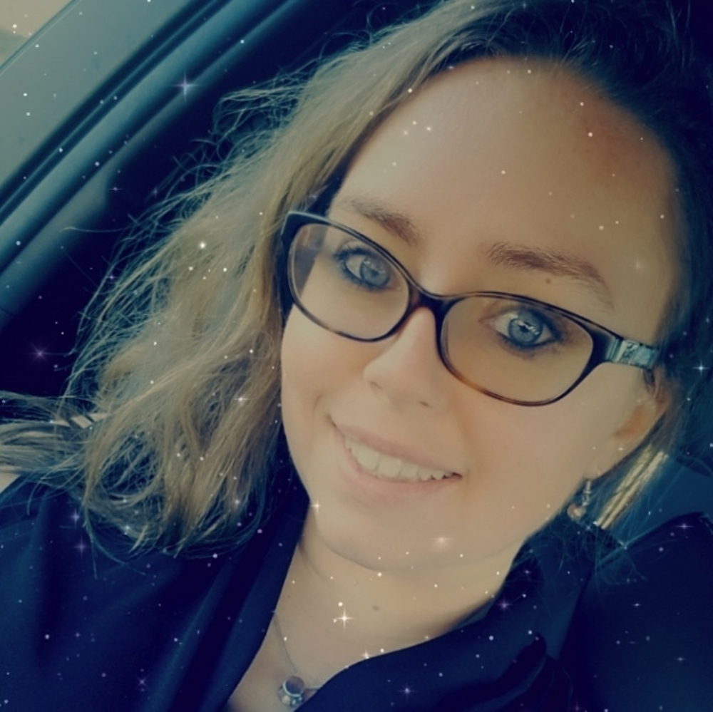Meet your Posher, Stephanie